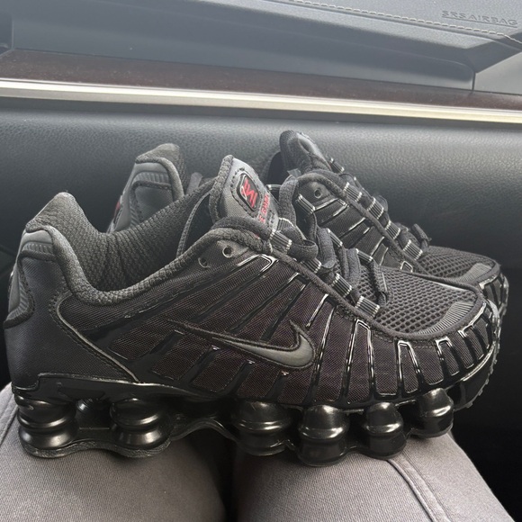 Nike Black Shox TL Shoes - Picture 2 of 5